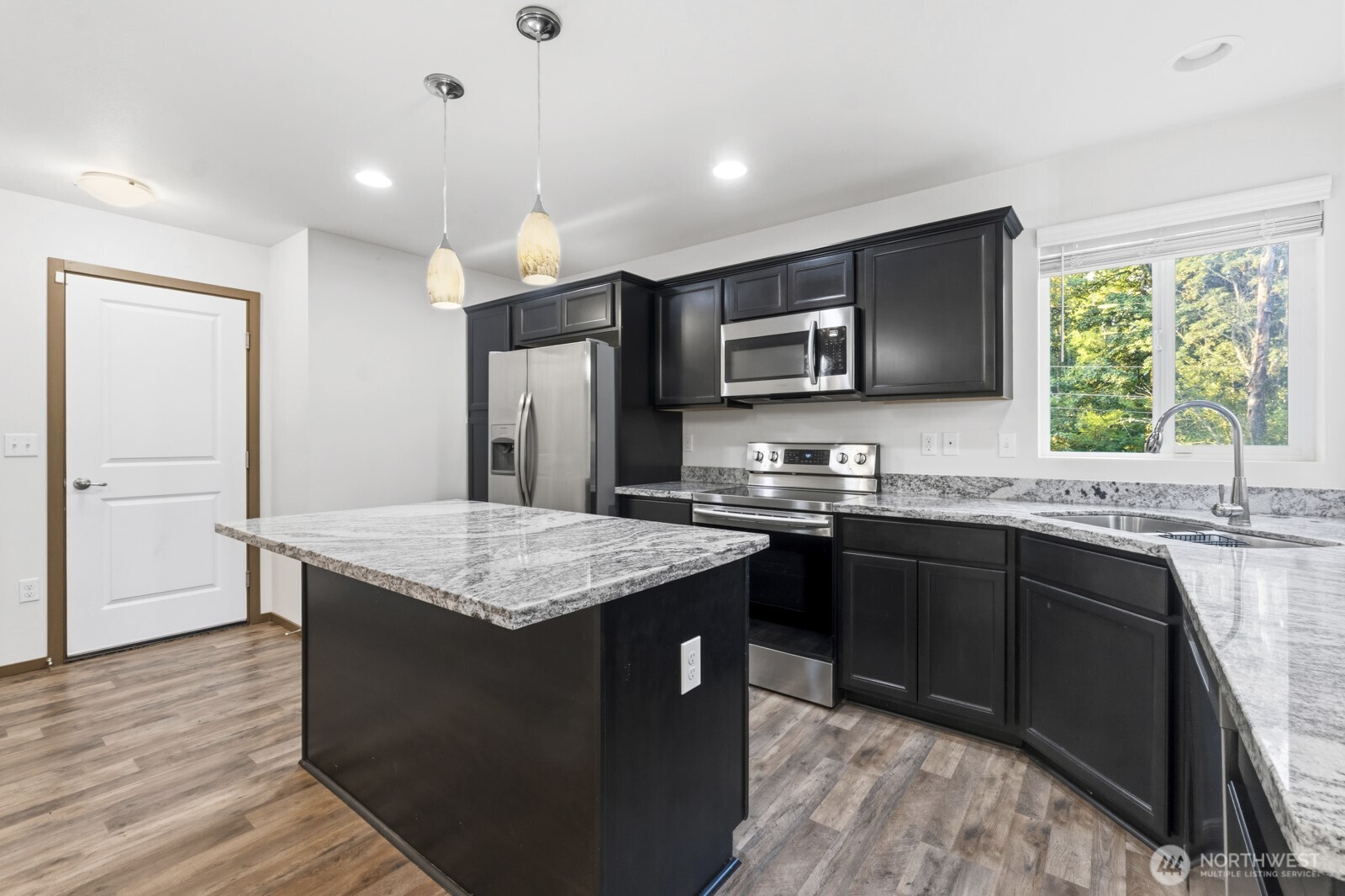 2111 Chesney Road Property Photo 11