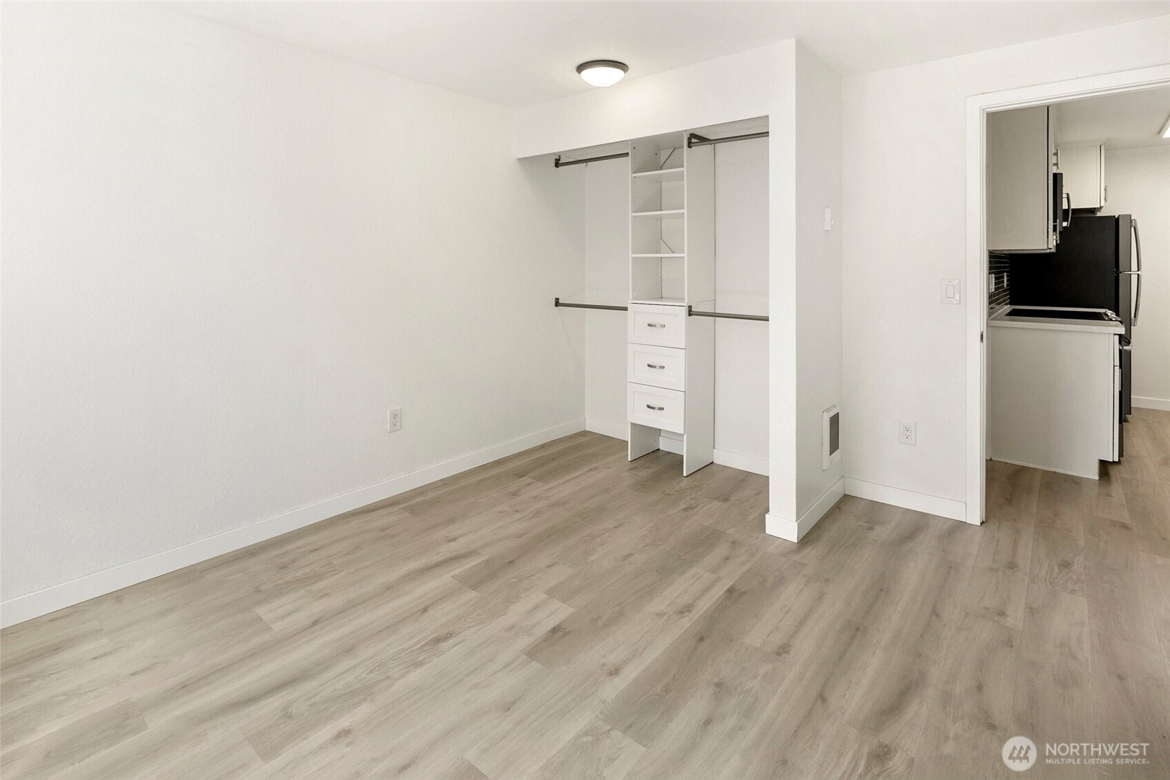 9255 Greenwood Avenue 27 Property Photo 7
