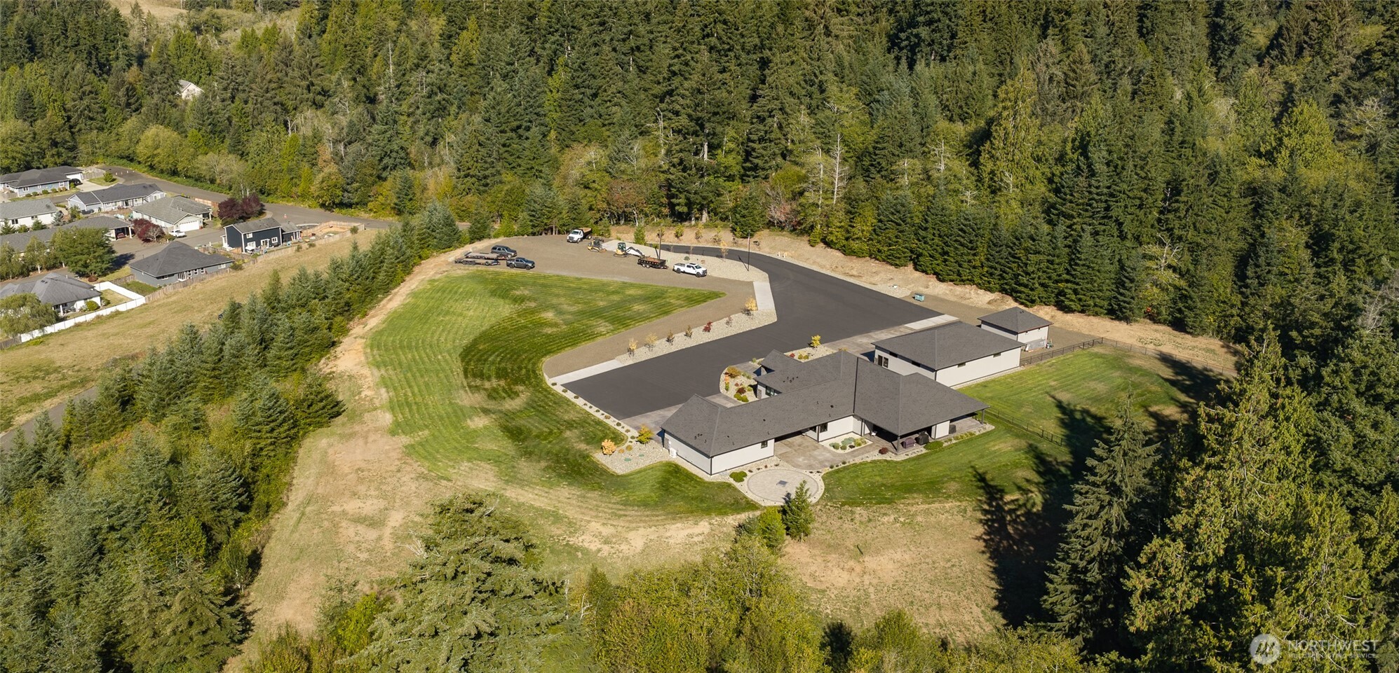 100 Kathiren Drive Property Photo 2