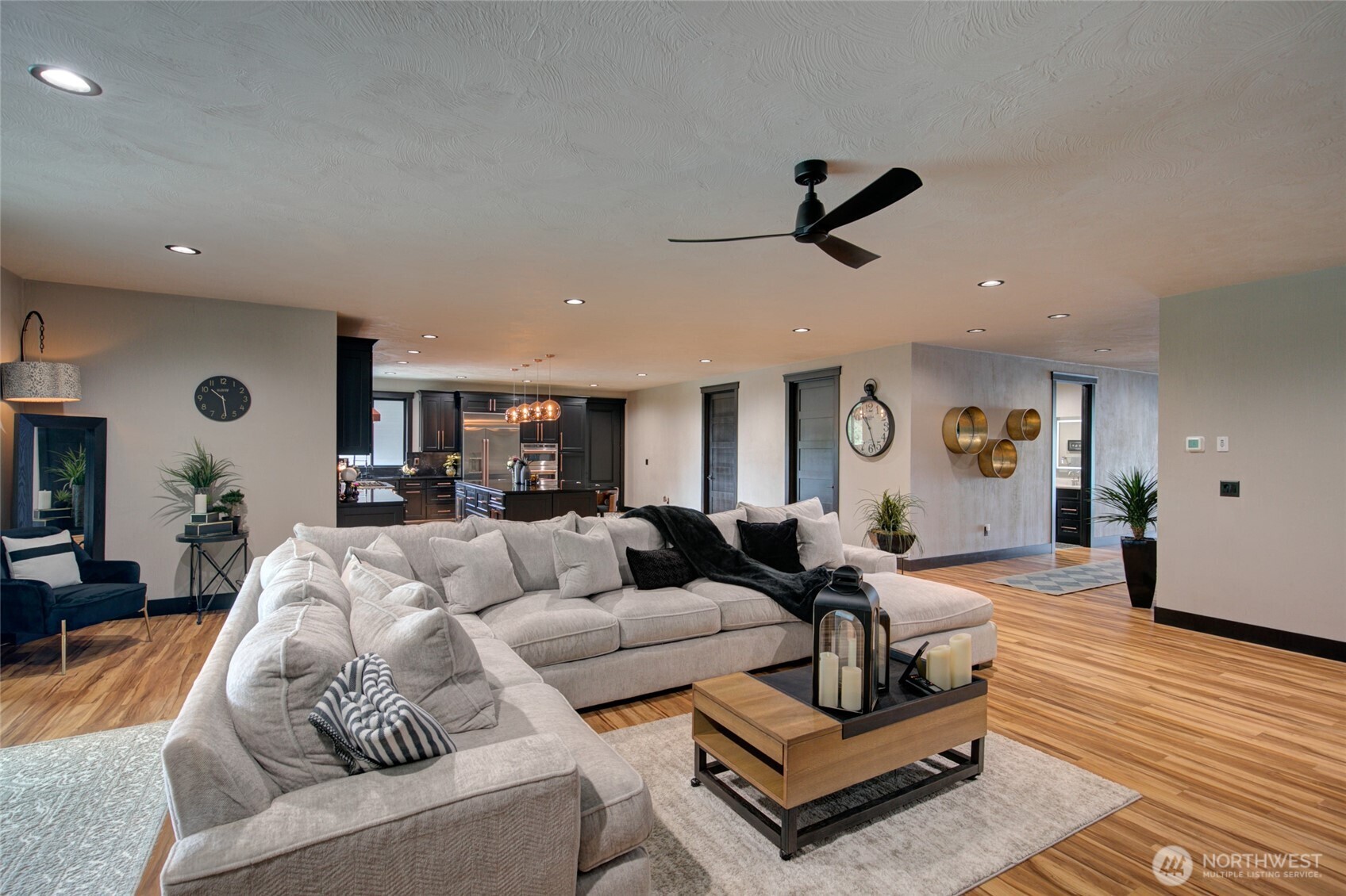 100 Kathiren Drive Property Photo 9