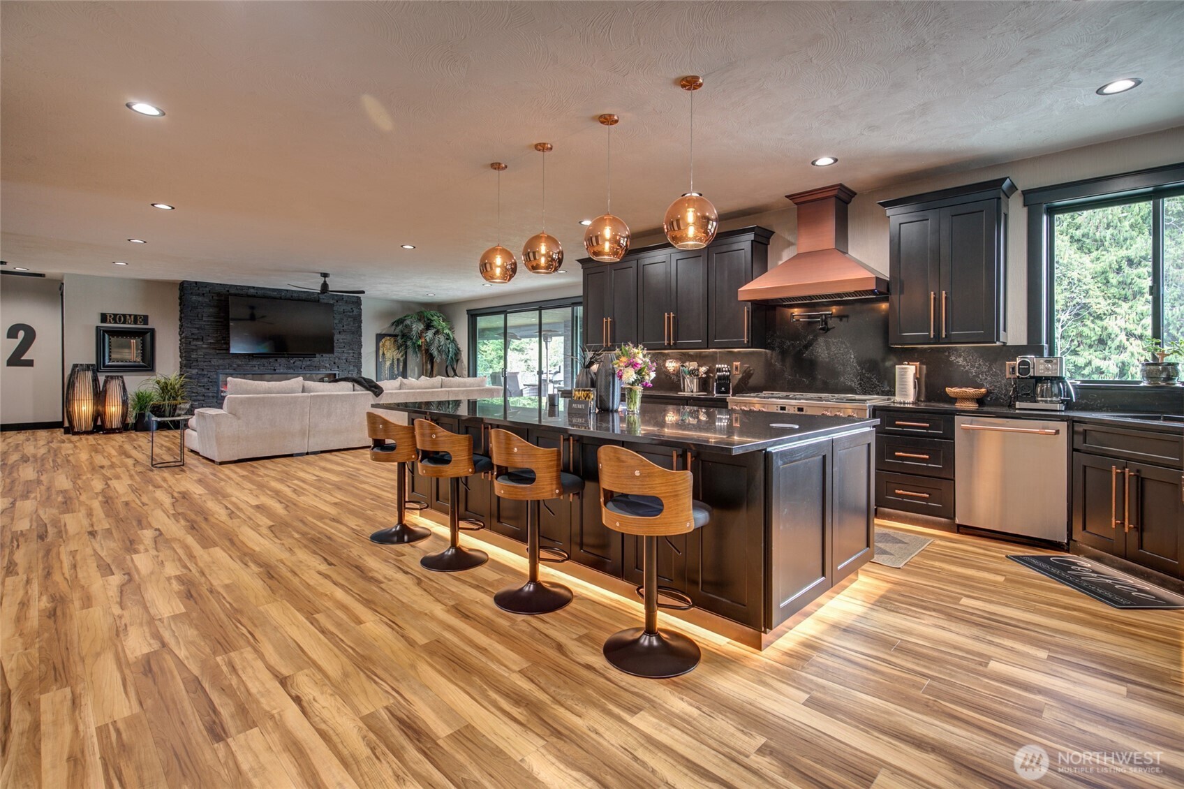 100 Kathiren Drive Property Photo 10