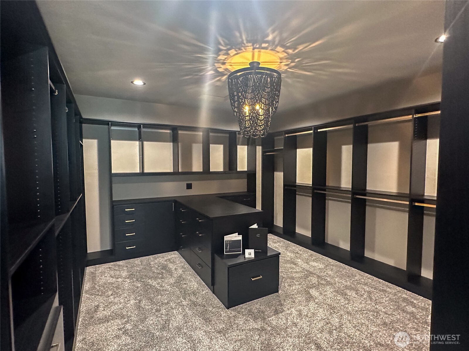 100 Kathiren Drive Property Photo 20