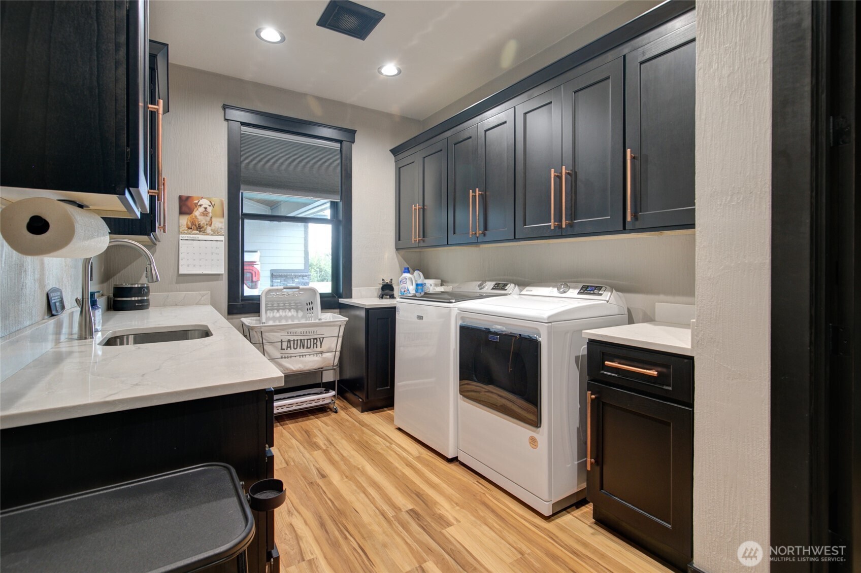 100 Kathiren Drive Property Photo 27