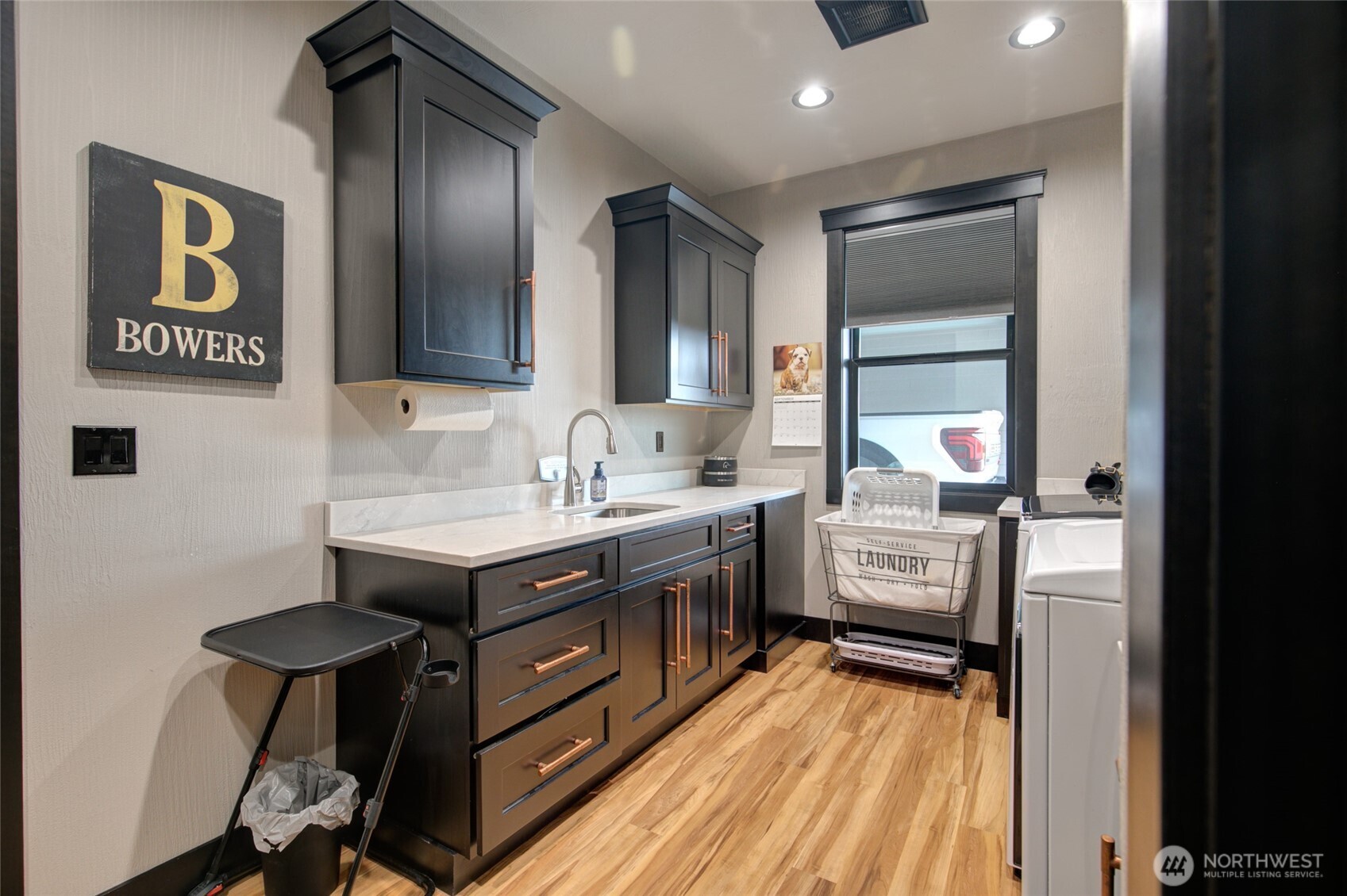 100 Kathiren Drive Property Photo 28
