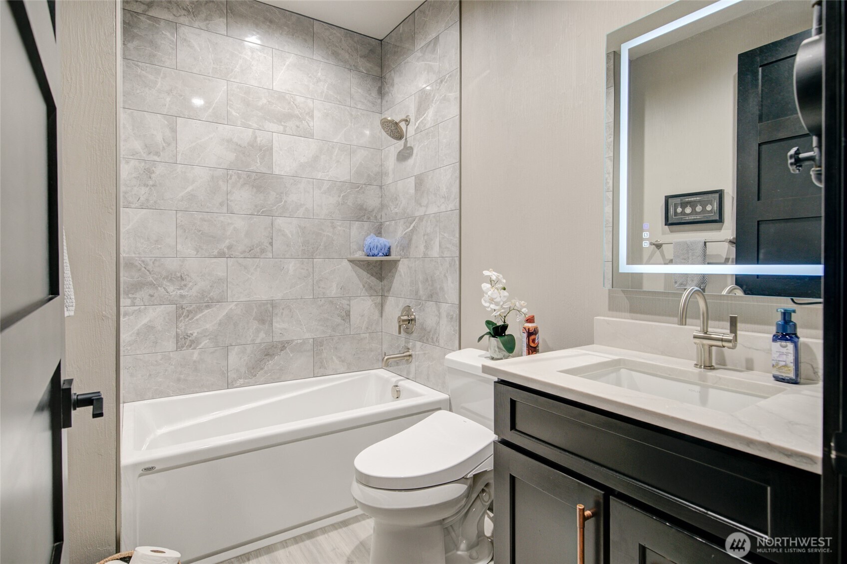 100 Kathiren Drive Property Photo 29