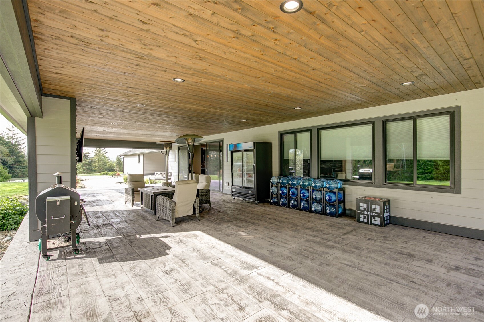 100 Kathiren Drive Property Photo 31