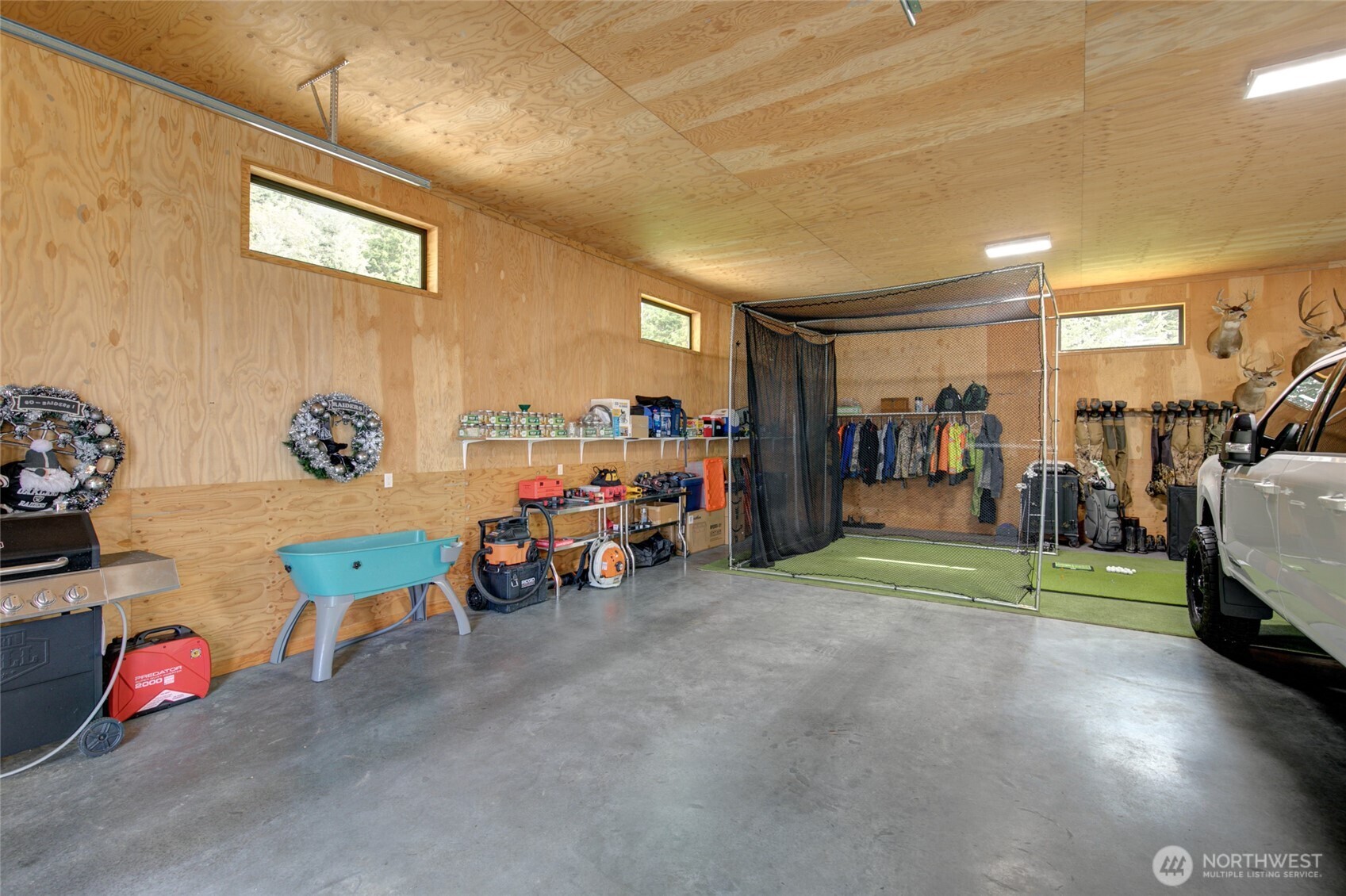 100 Kathiren Drive Property Photo 34