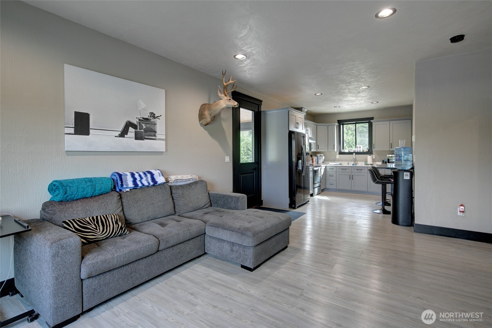 100 Kathiren Drive Property Photo 35