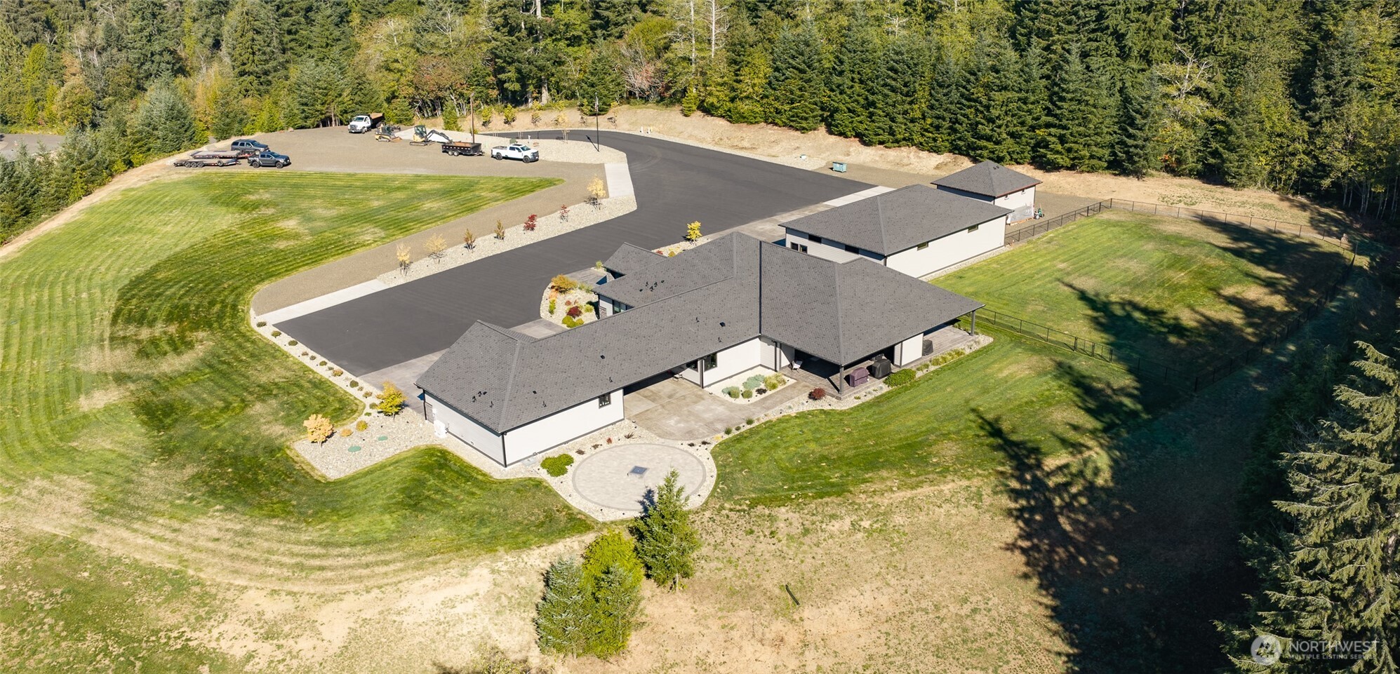 100 Kathiren Drive Property Photo 39