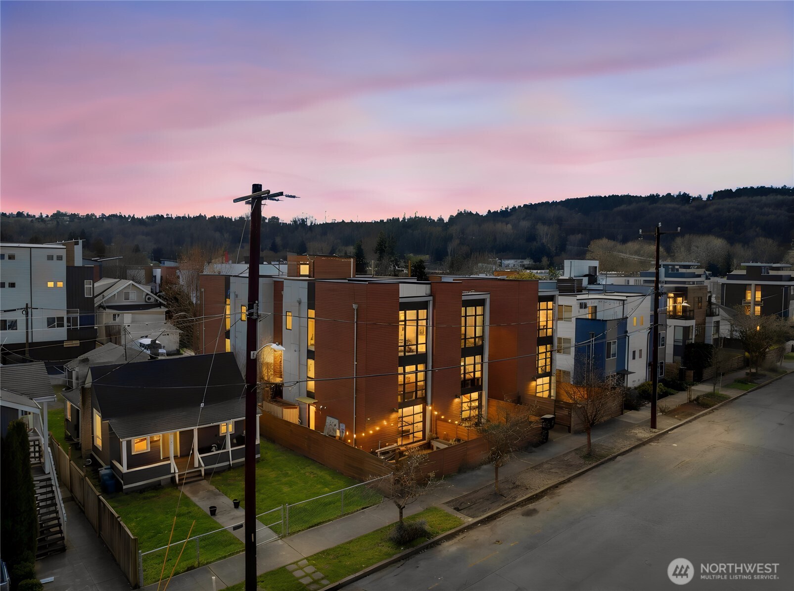 547 S Sullivan Street Property Photo 1