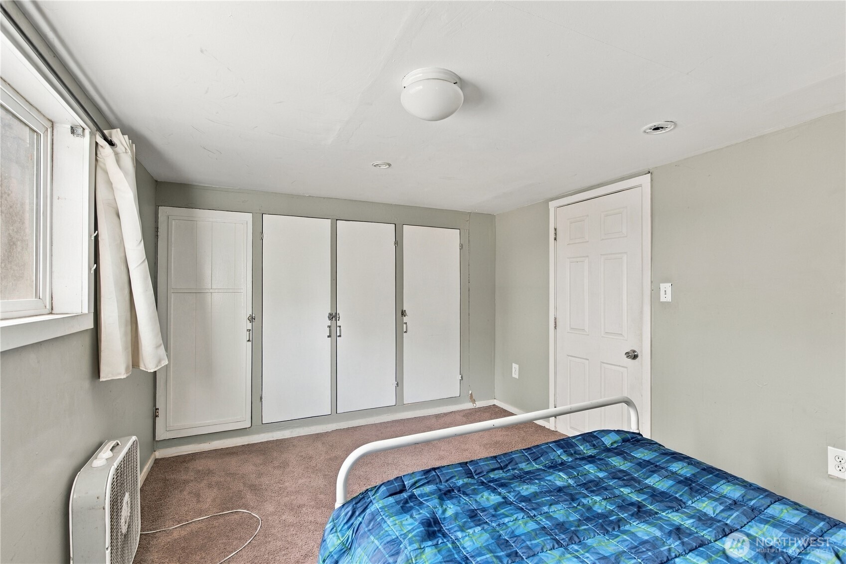 547 S Sullivan Street Property Photo 14