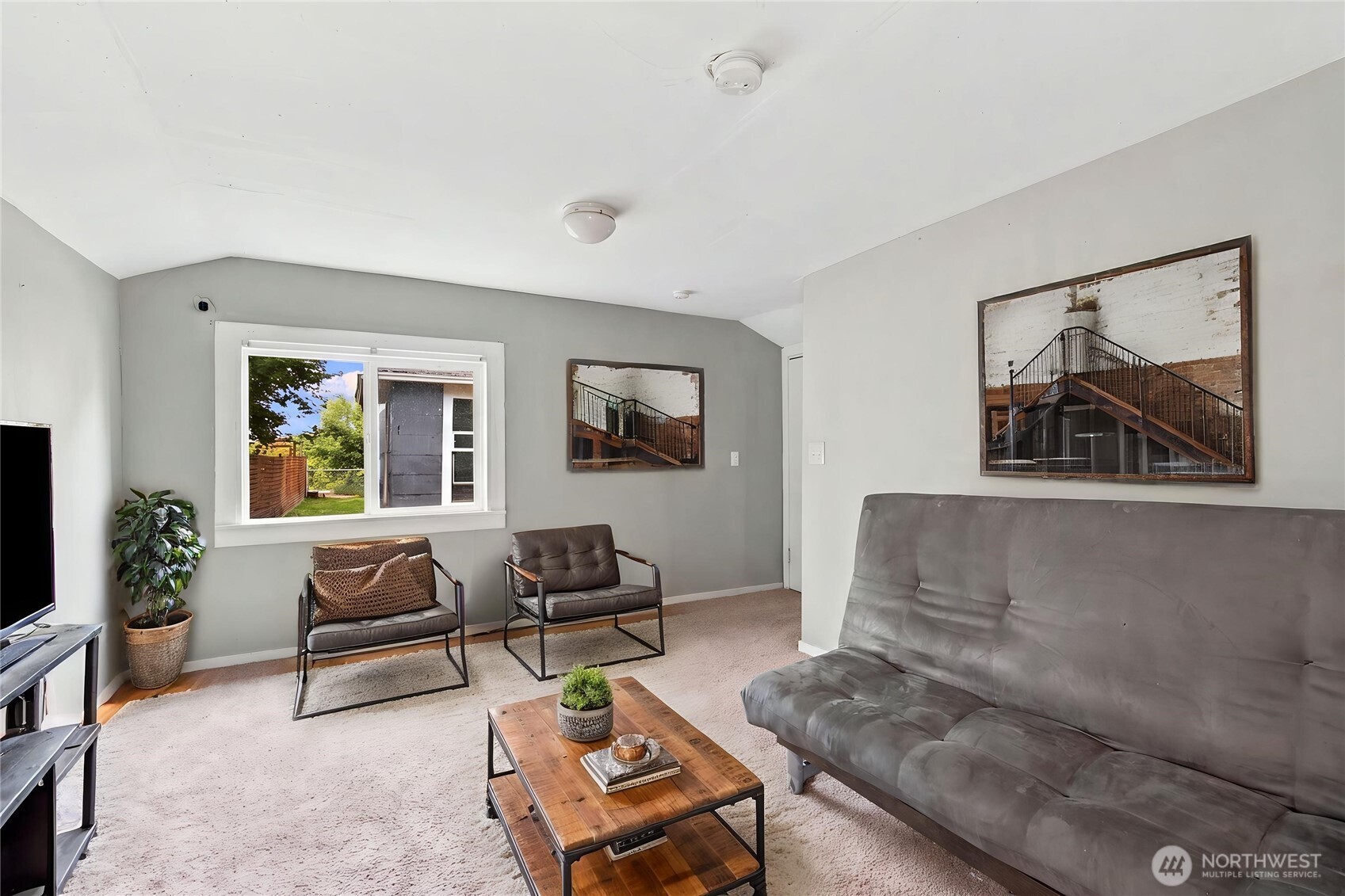 547 S Sullivan Street Property Photo 15