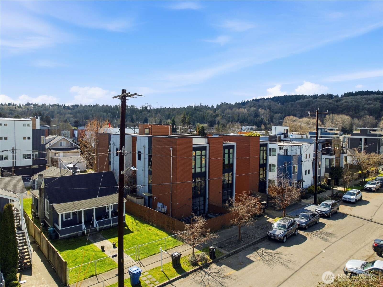 547 S Sullivan Street Property Photo 17