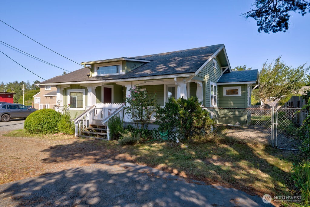 4506 Pacific Way Property Photo 2