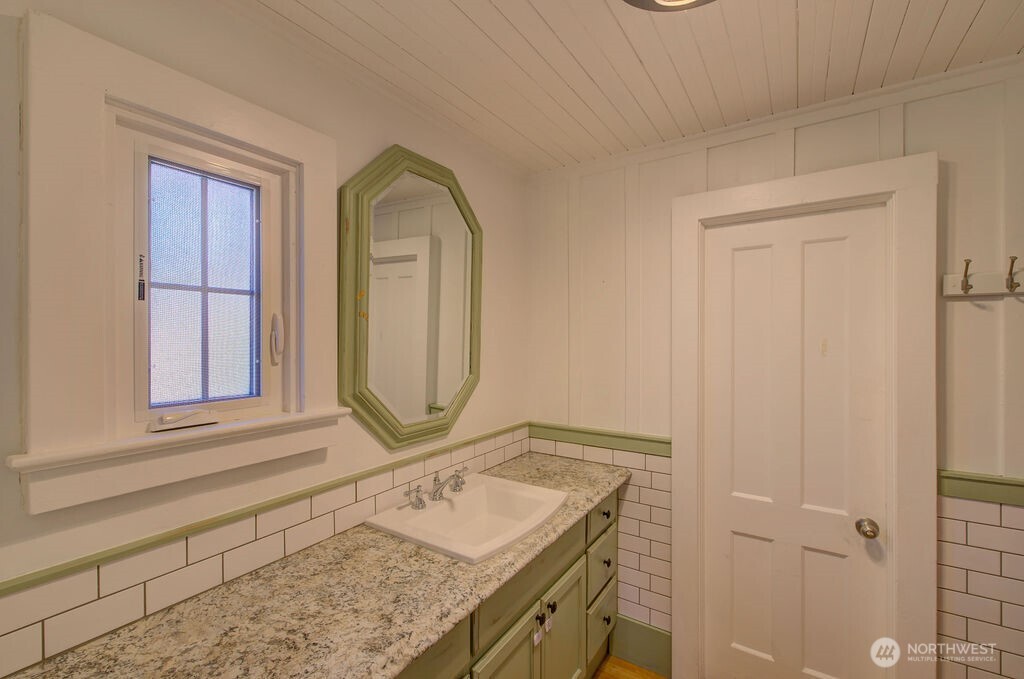 4506 Pacific Way Property Photo 24