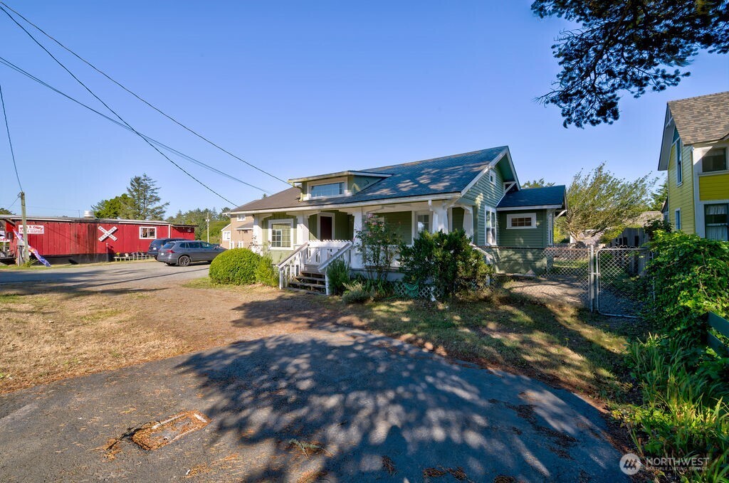 4506 Pacific Way Property Photo 32