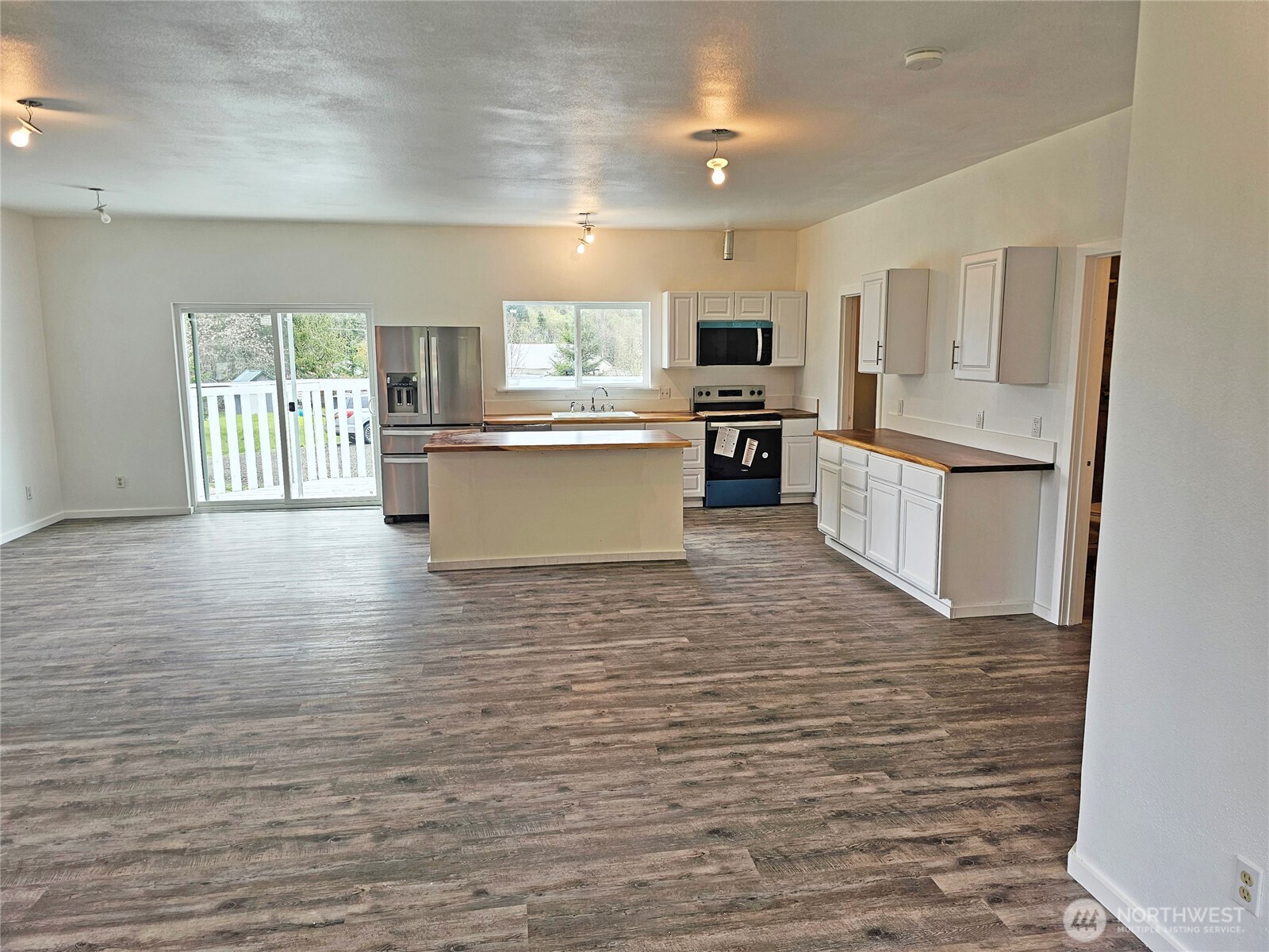 113 Leroy Road Property Photo 4