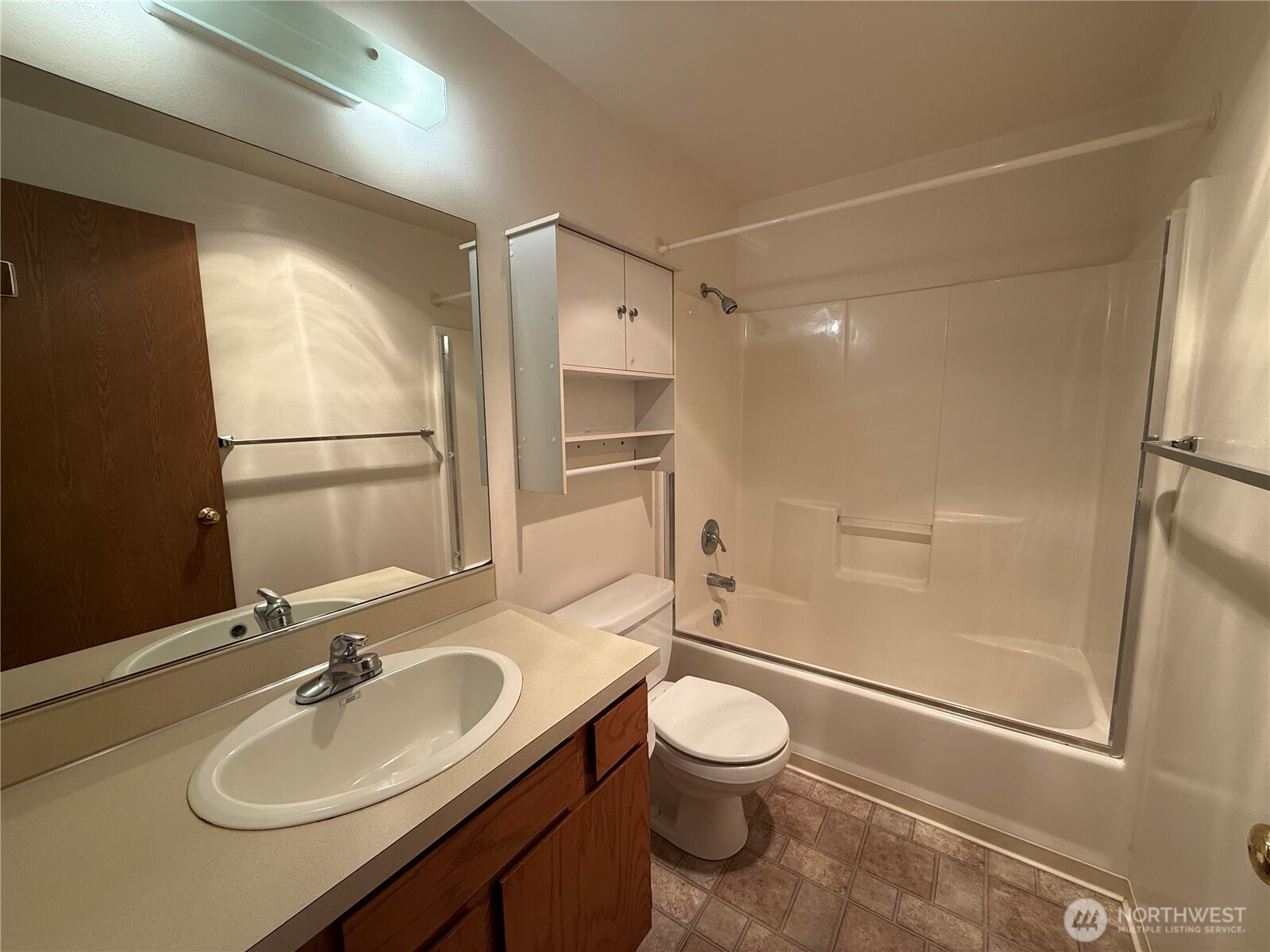 172 Lover's Lane B106 Property Photo 12