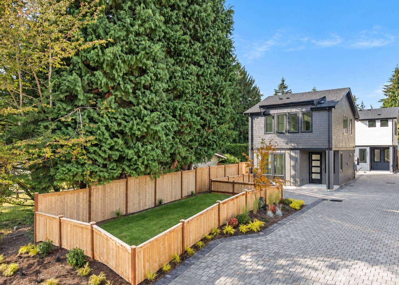 13807 84th Lane Property Photo 1