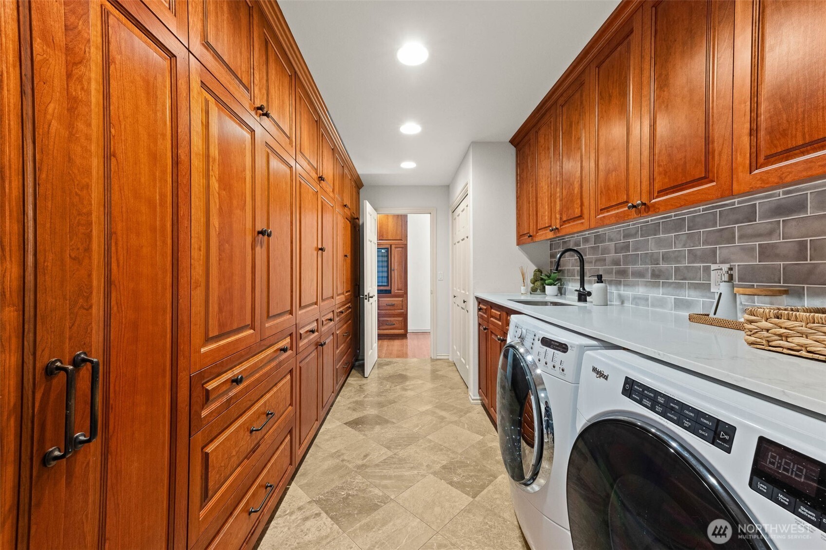 803 Cobblestone Pl Property Photo 16