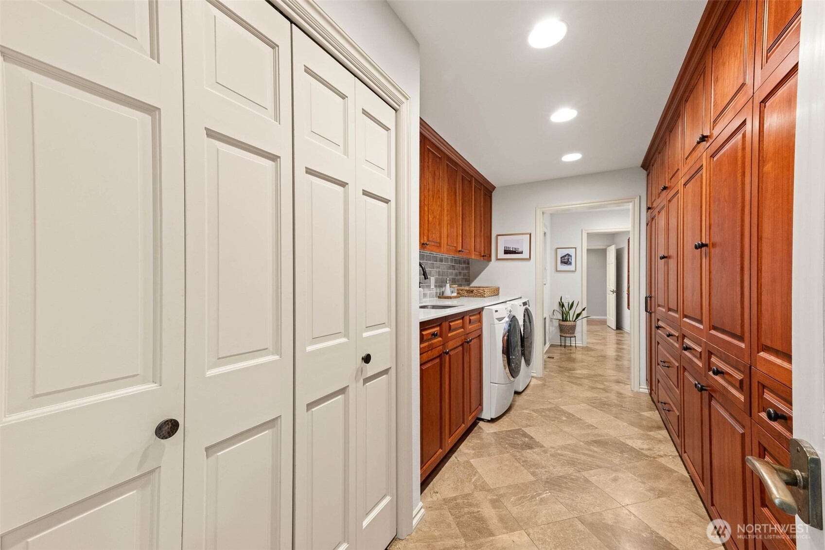 803 Cobblestone Pl Property Photo 18