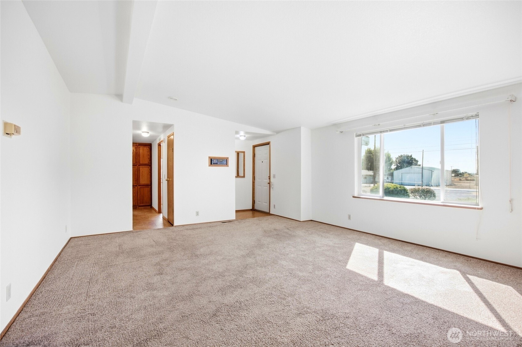 9664 Ne Maple Drive Property Photo 8