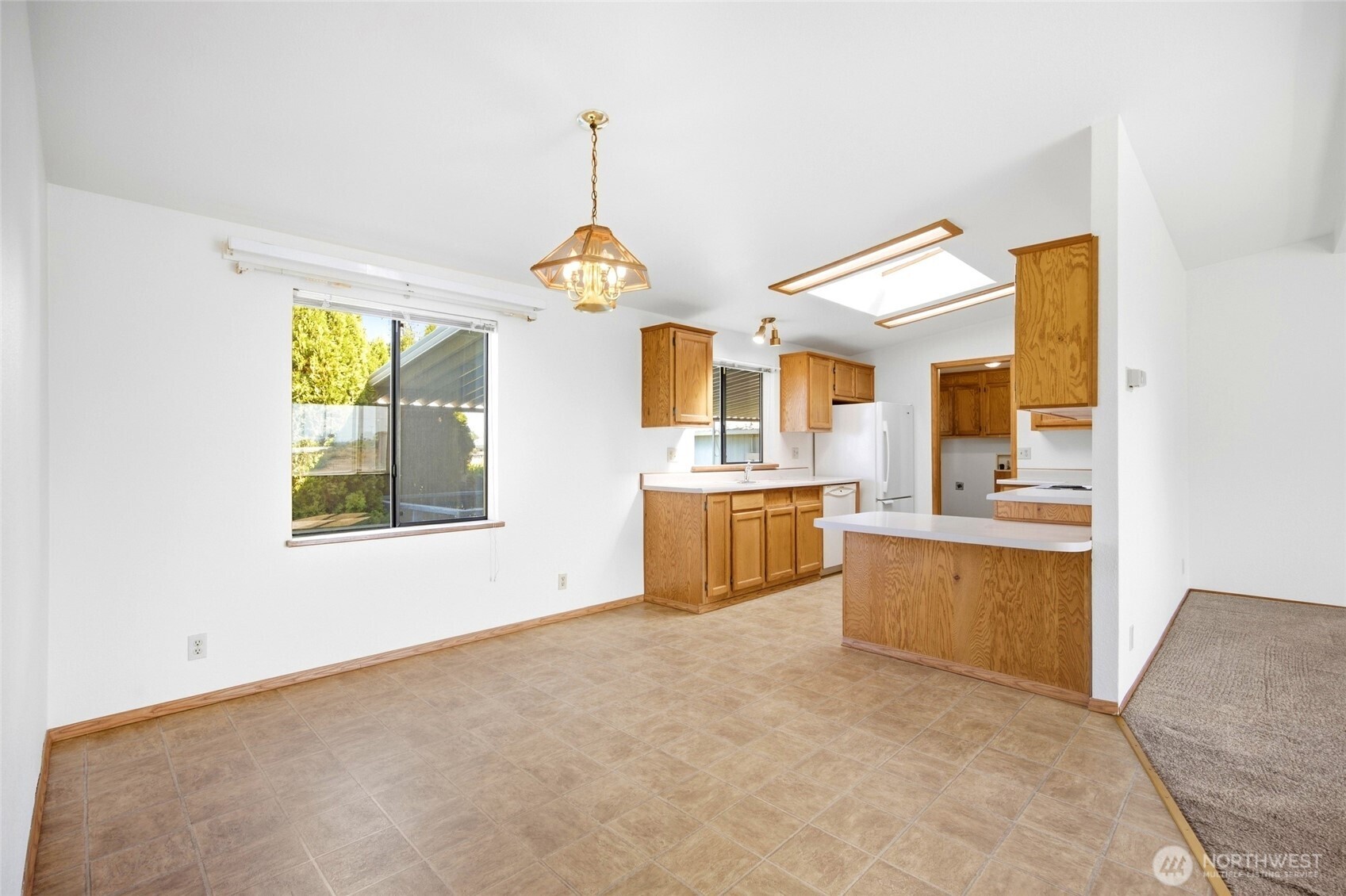 9664 Ne Maple Drive Property Photo 10