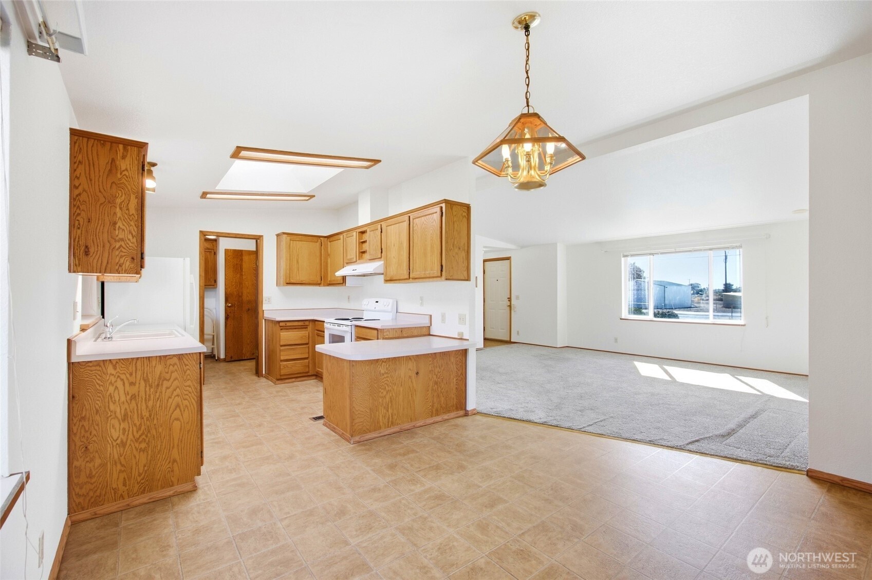 9664 Ne Maple Drive Property Photo 11