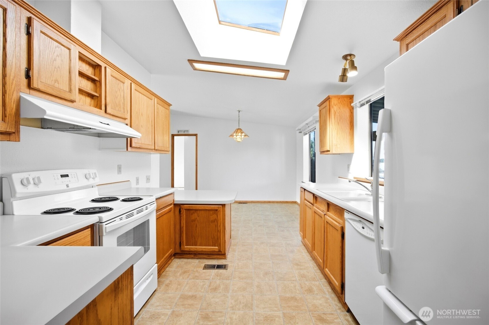 9664 Ne Maple Drive Property Photo 15