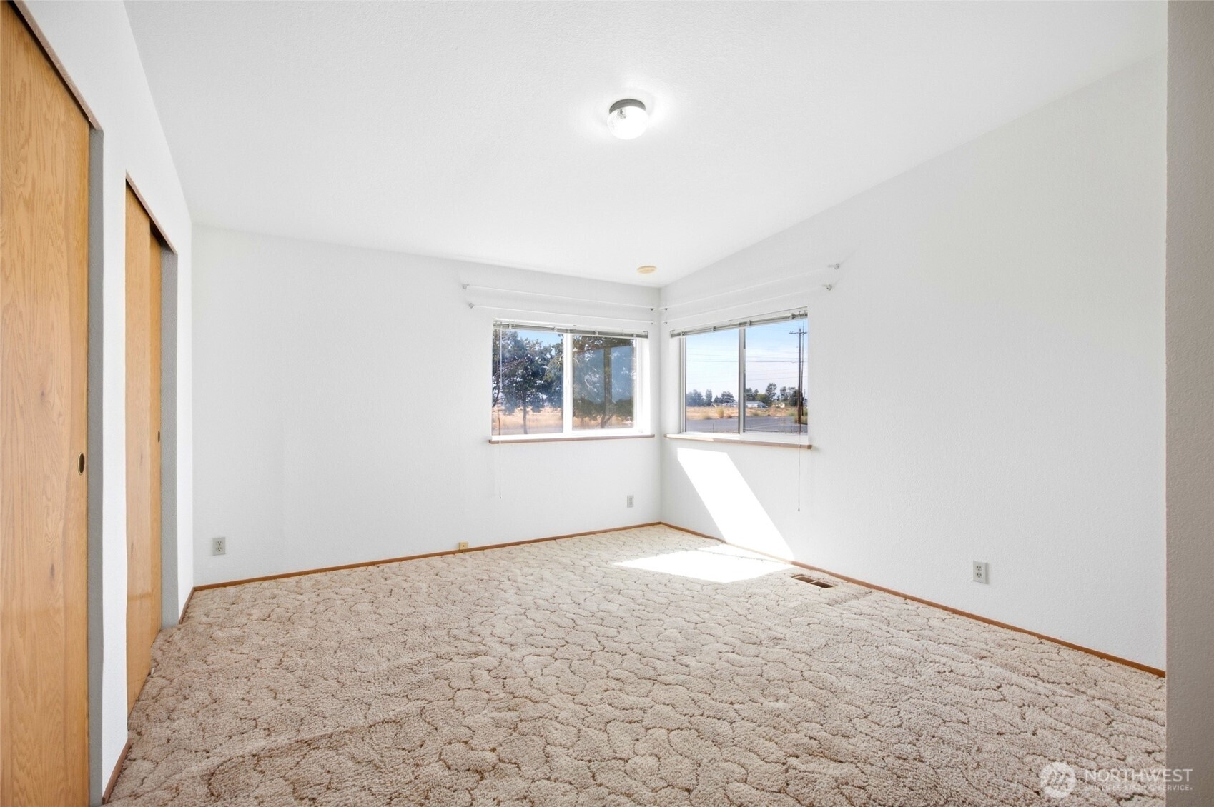 9664 Ne Maple Drive Property Photo 22