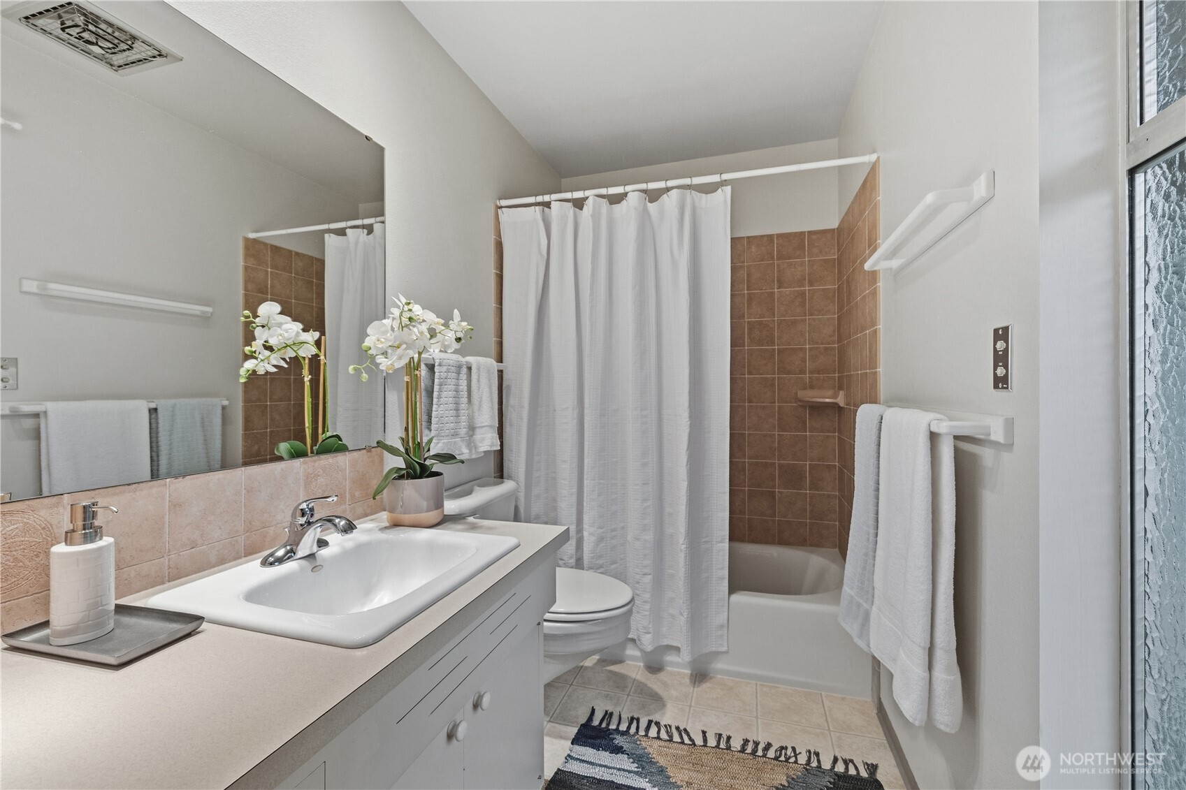 8910 Whitechuck Drive Property Photo 18