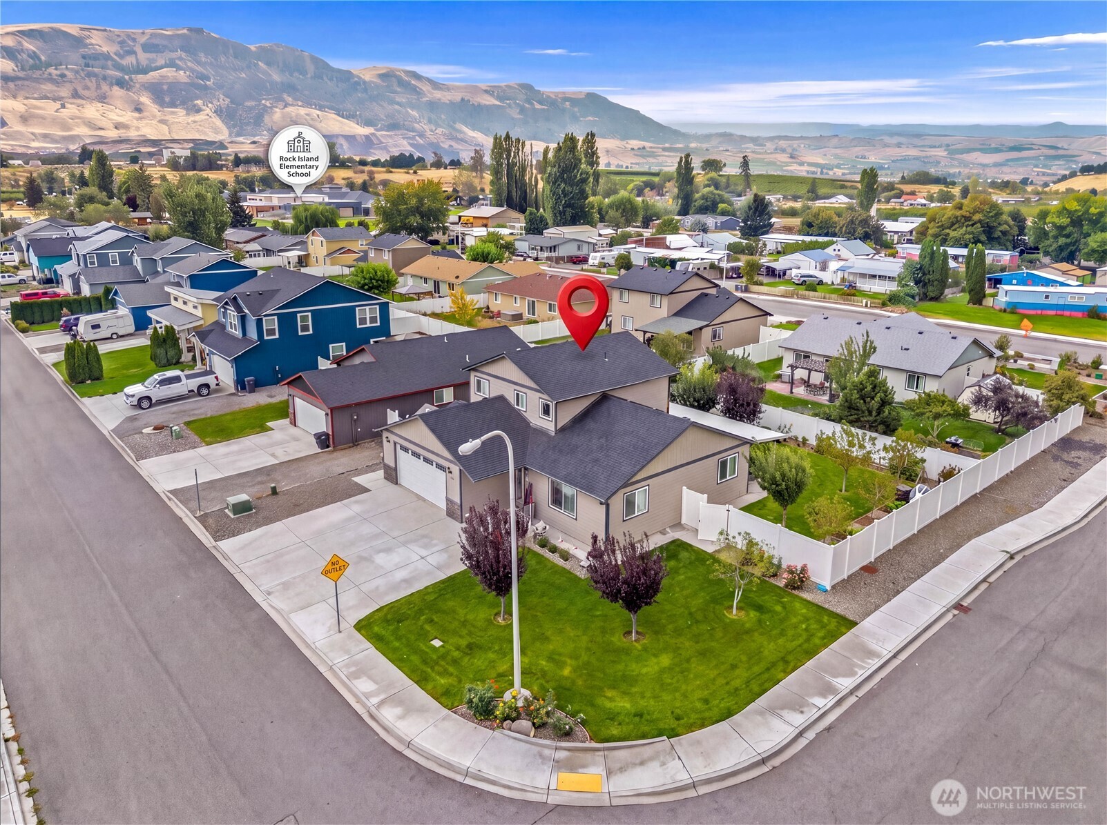 1412 Denny Place Property Photo 1