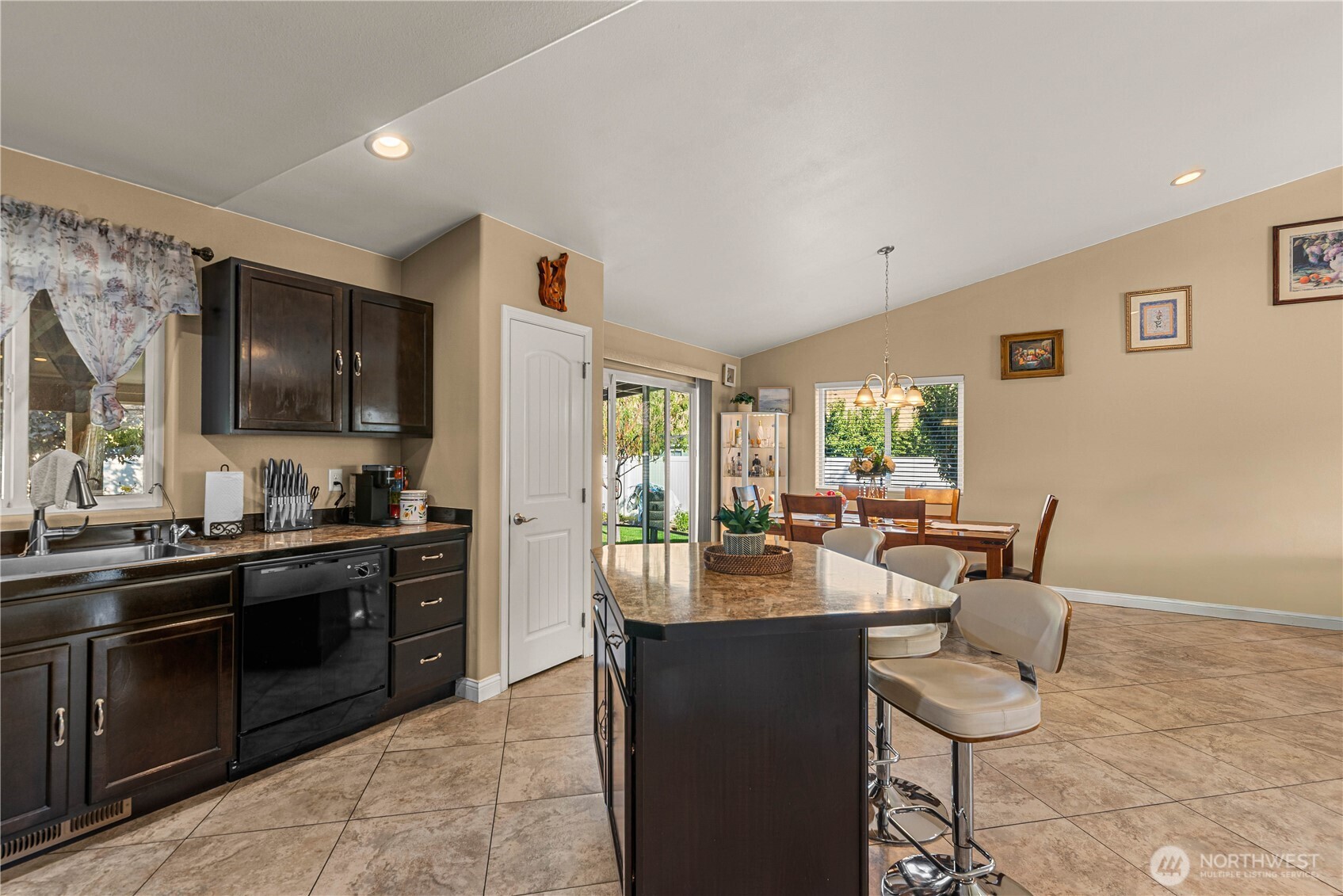 1412 Denny Place Property Photo 18
