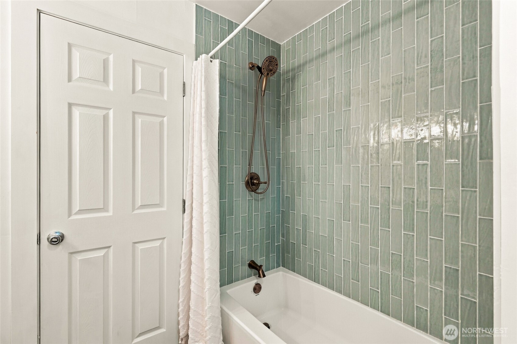10233 8th Avenue Property Photo 11