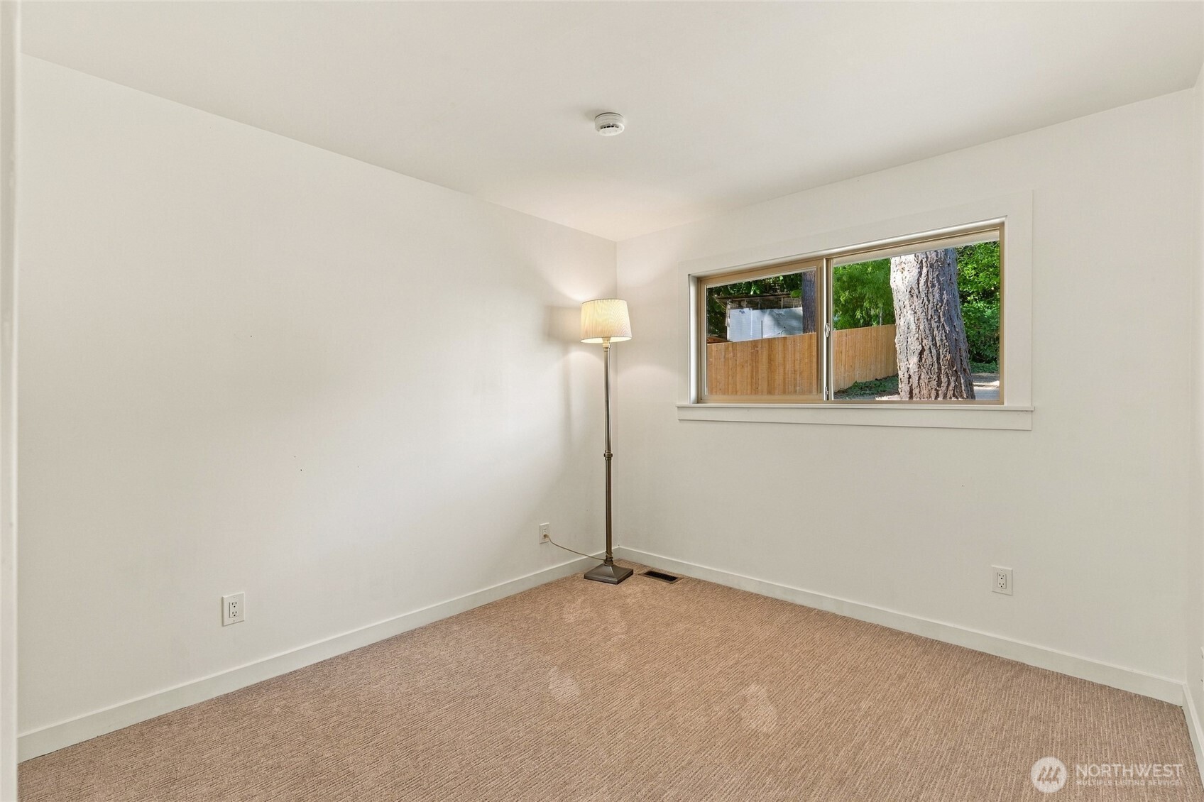 10233 8th Avenue Property Photo 12