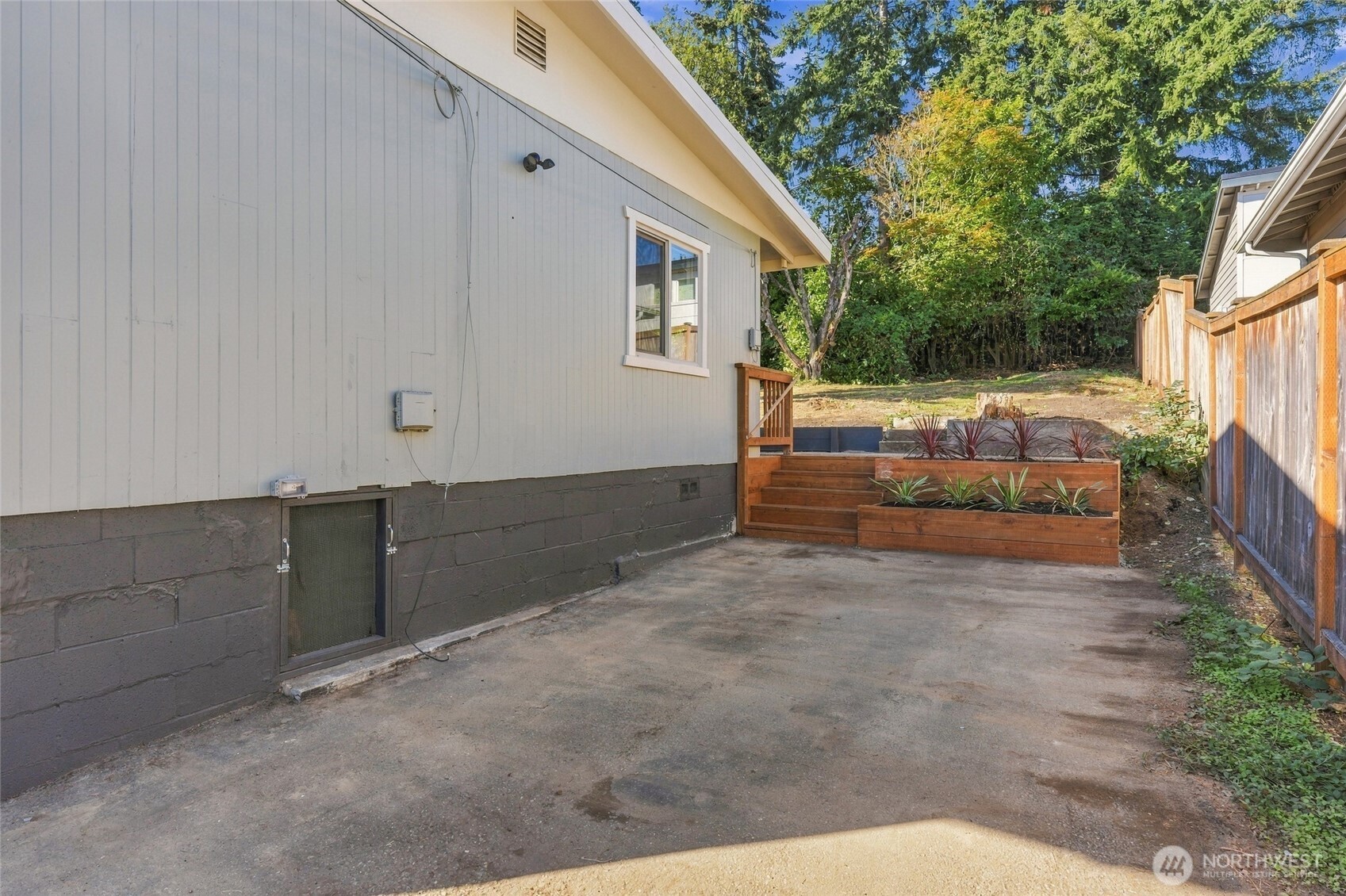 10233 8th Avenue Property Photo 17