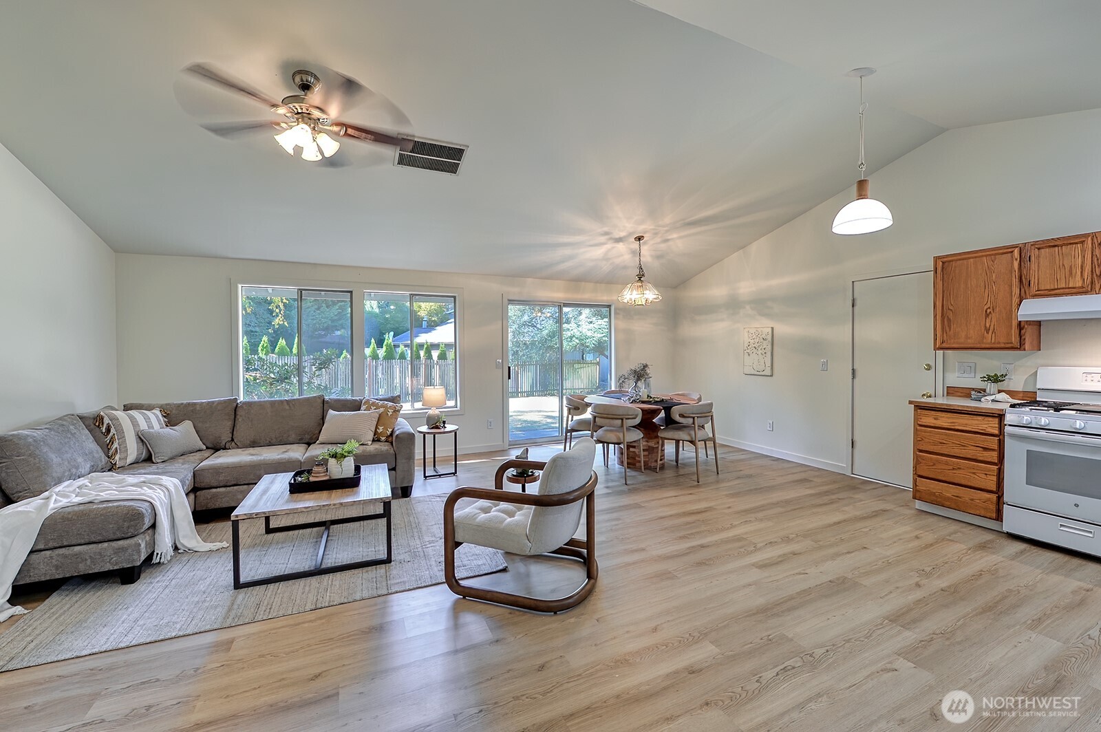 3821 Del Bonita Way Property Photo 9