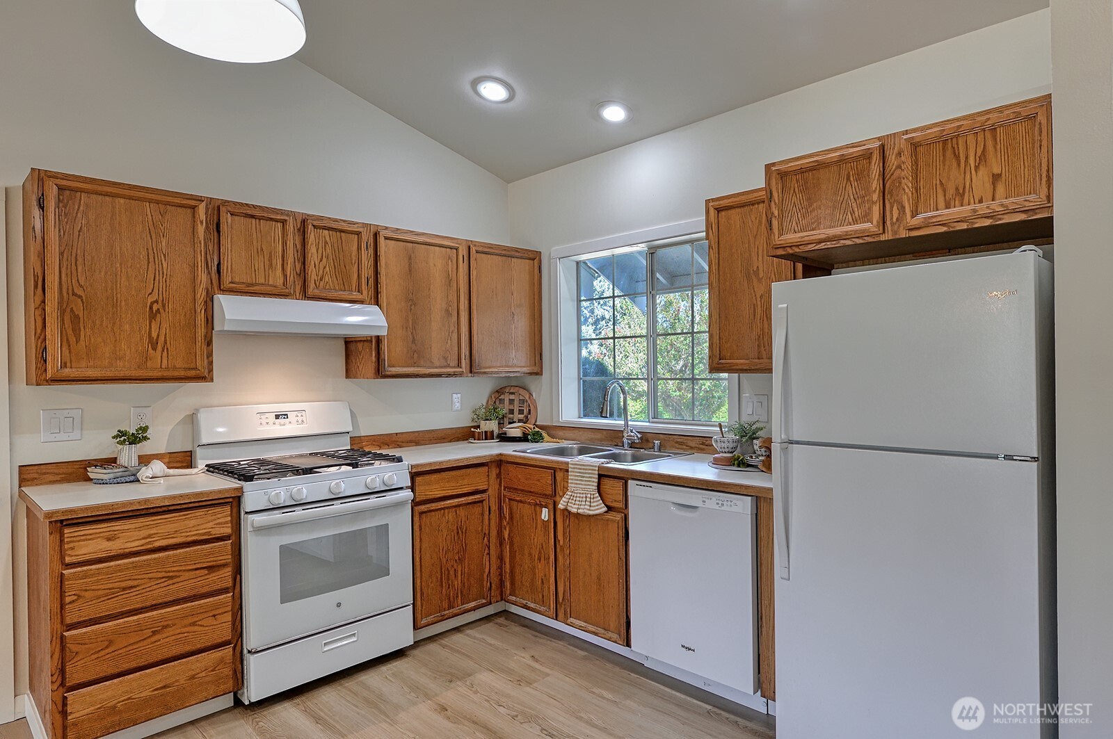 3821 Del Bonita Way Property Photo 11