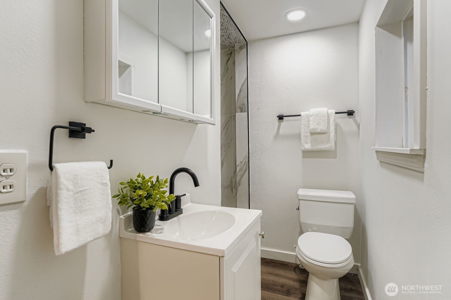 102 N Street Property Photo 16