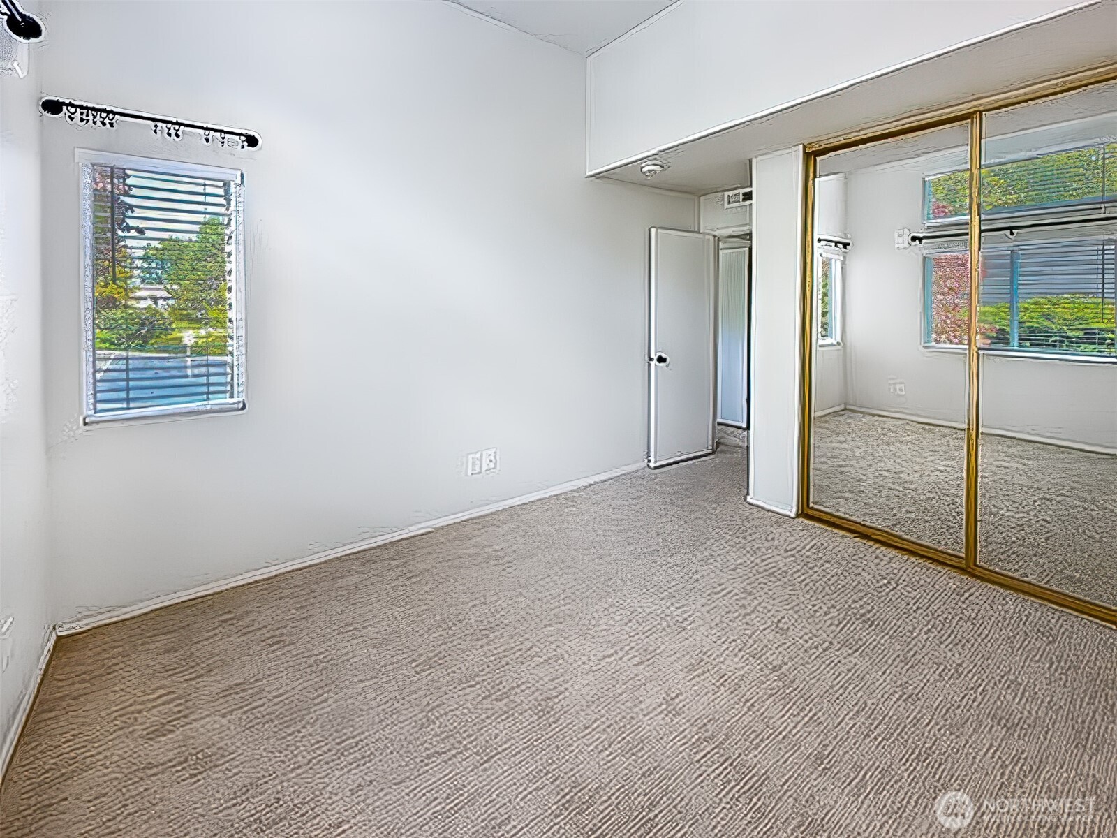 7525 Old Redmond Road 403 Property Photo 32