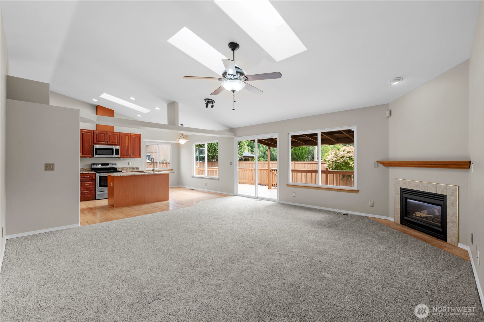 8210 63rd Drive Property Photo 3