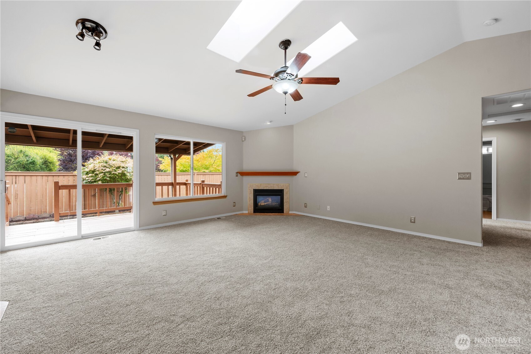 8210 63rd Drive Property Photo 4