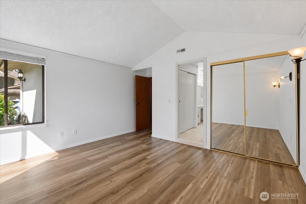 16006 Village Green Drive Property Photo 17