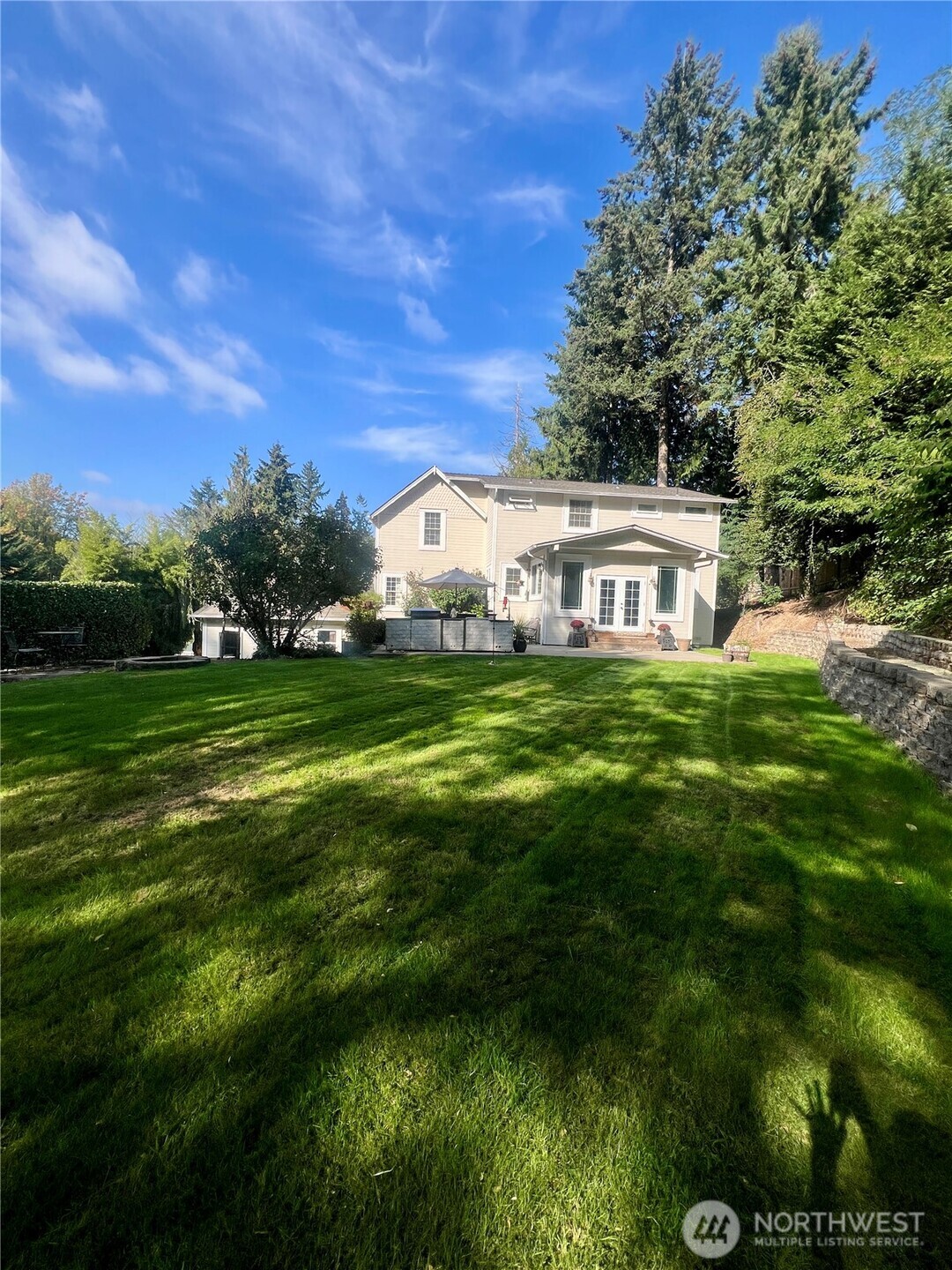 17514 W Riverside Drive Property Photo 3