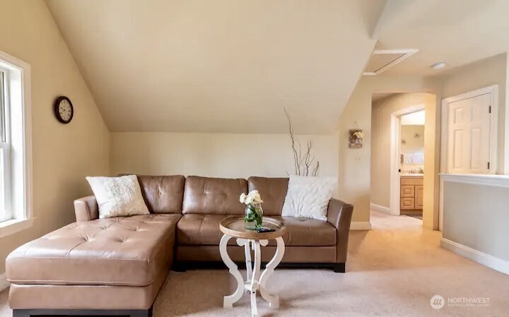 17514 W Riverside Drive Property Photo 17