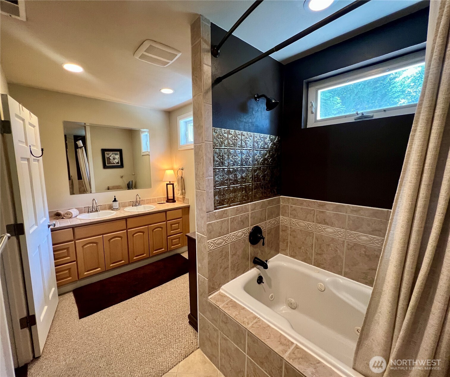 17514 W Riverside Drive Property Photo 22