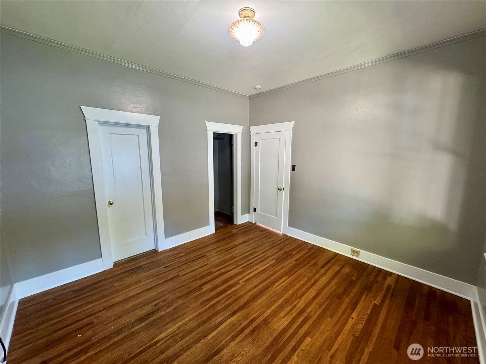 306 E Washington Avenue Property Photo 10
