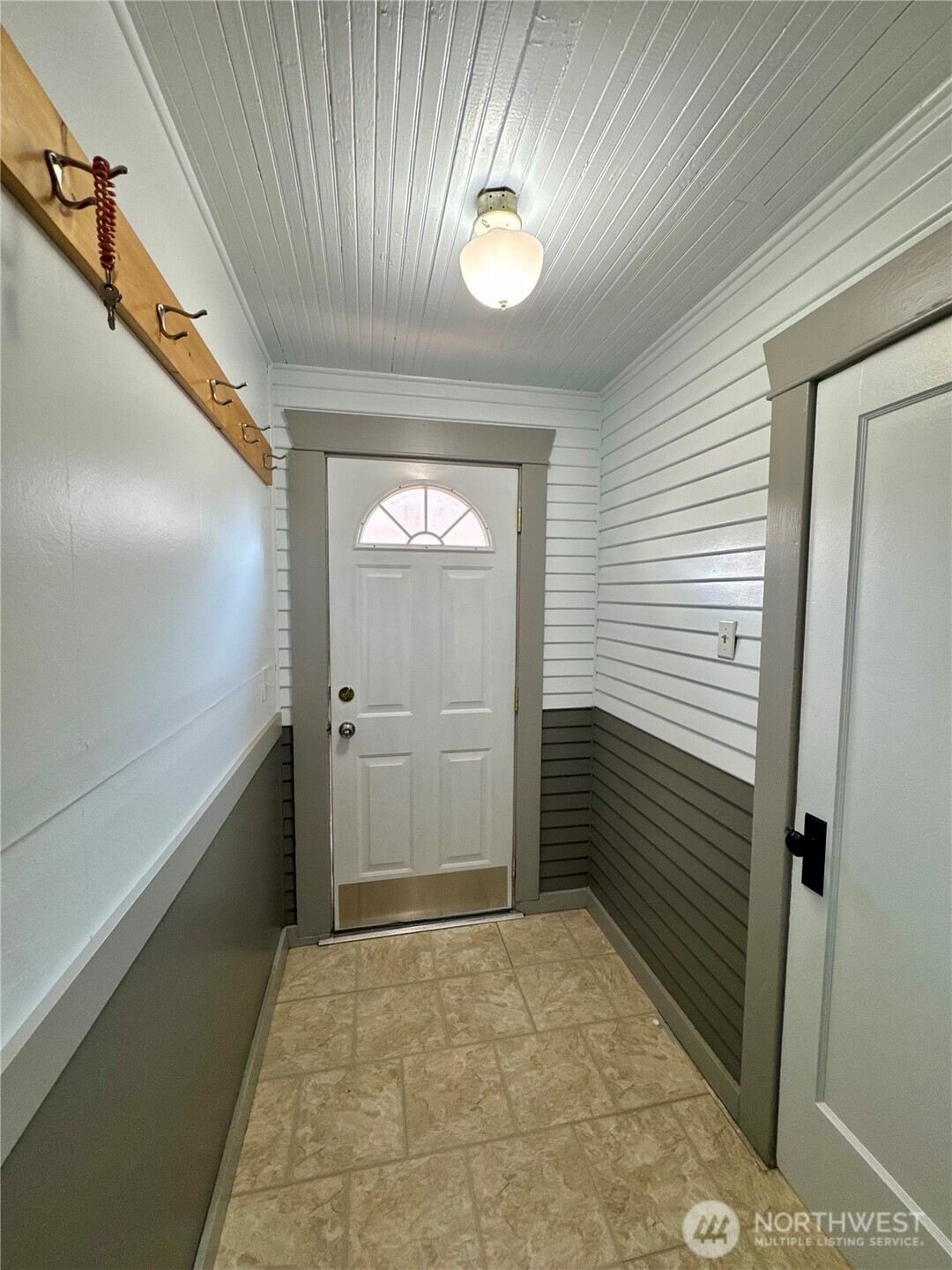 306 E Washington Avenue Property Photo 14