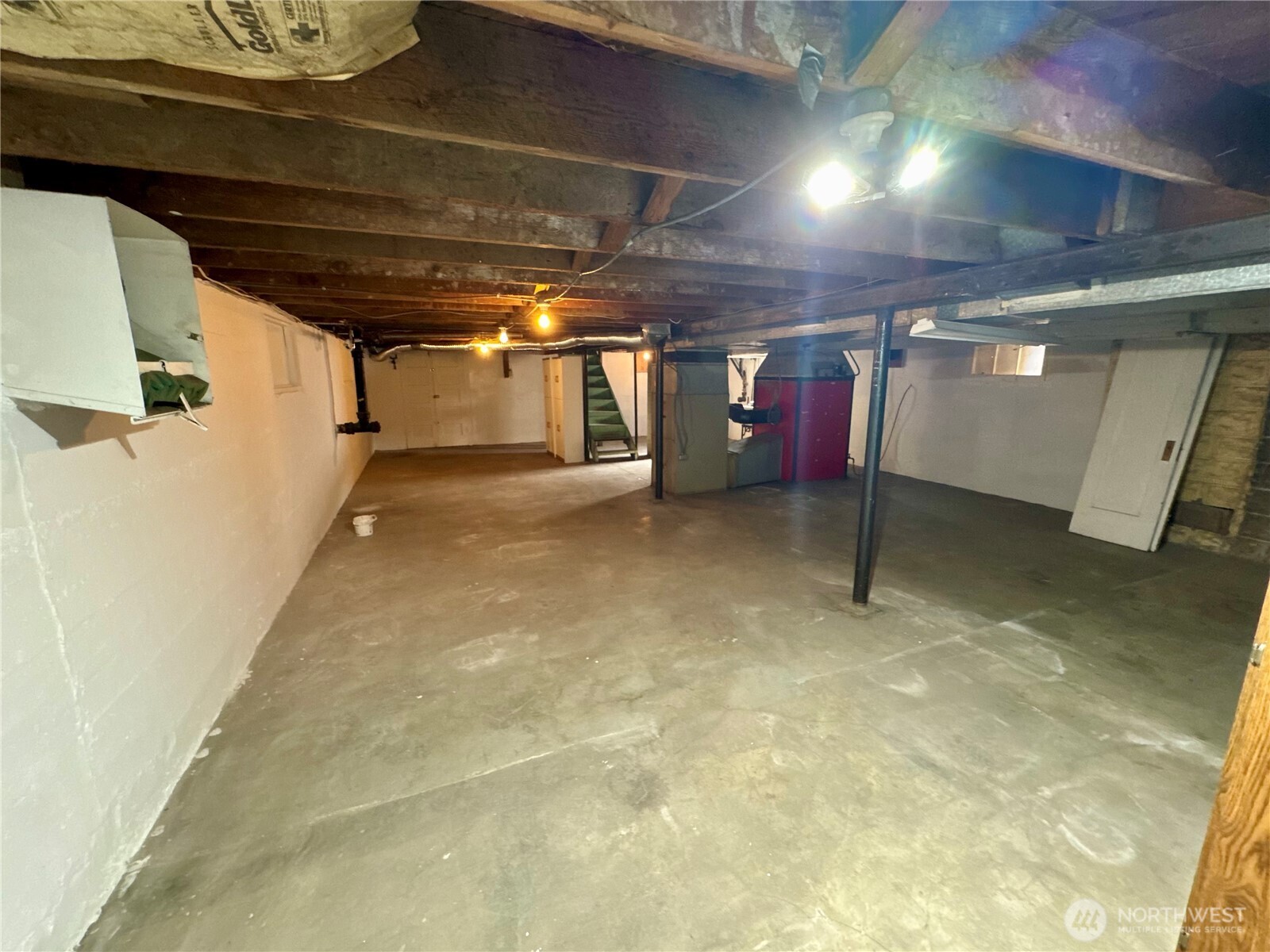 306 E Washington Avenue Property Photo 15