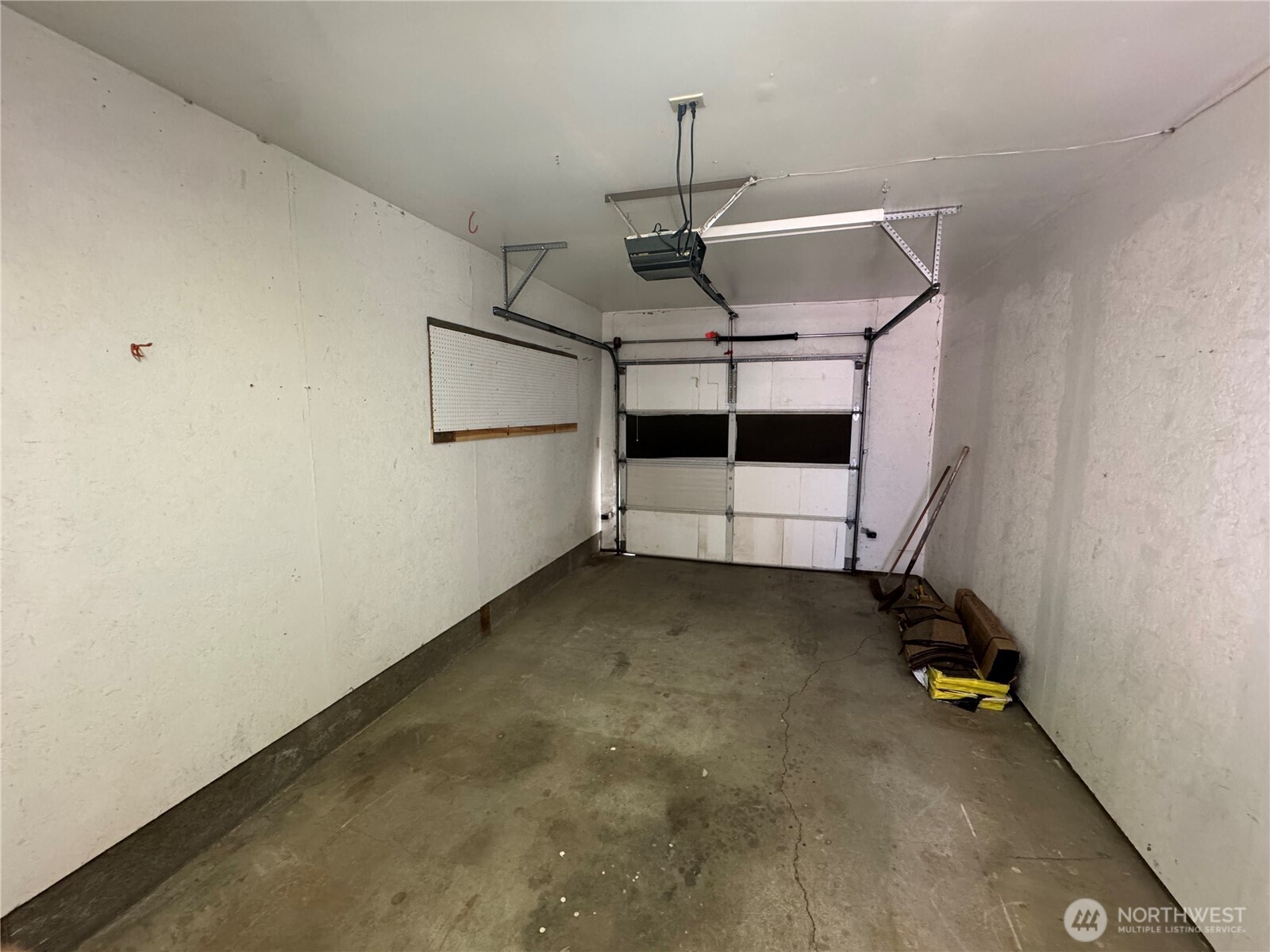 306 E Washington Avenue Property Photo 23